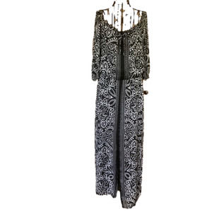 WHITE House Black Market black & white maxi Dress with 3/4 sleeves size 6